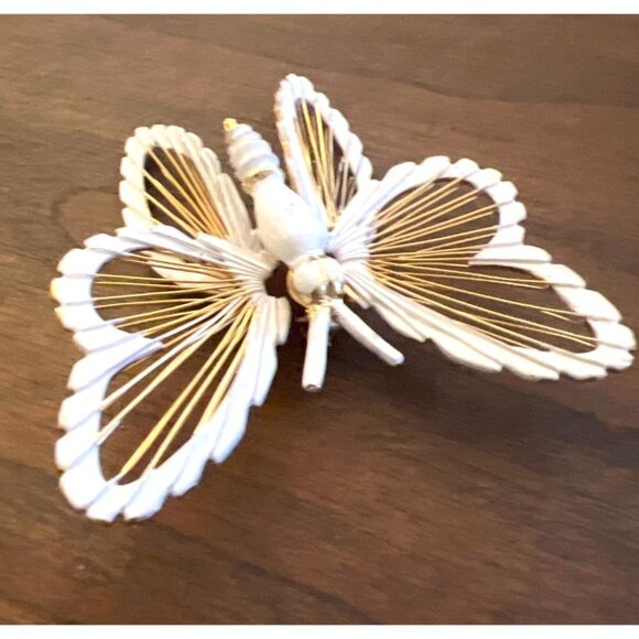 Monet Butterfly Brooch White Gold Vintage Unique Light Discreetly Elegant - Picture 9 of 13